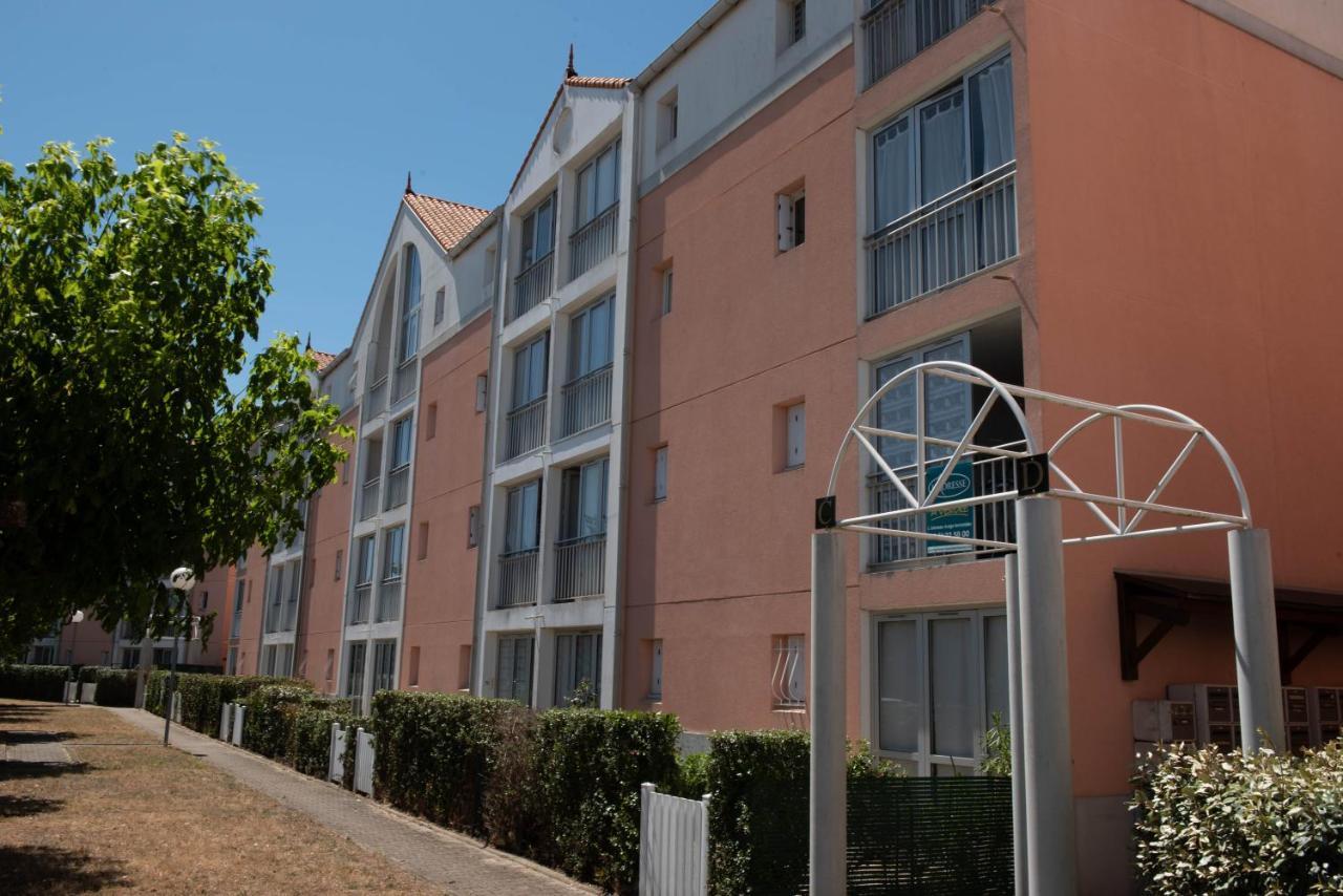شقة Ma Location Sablaise - Appart' Les Pins لي سابلِ دولونْ المظهر الخارجي الصورة